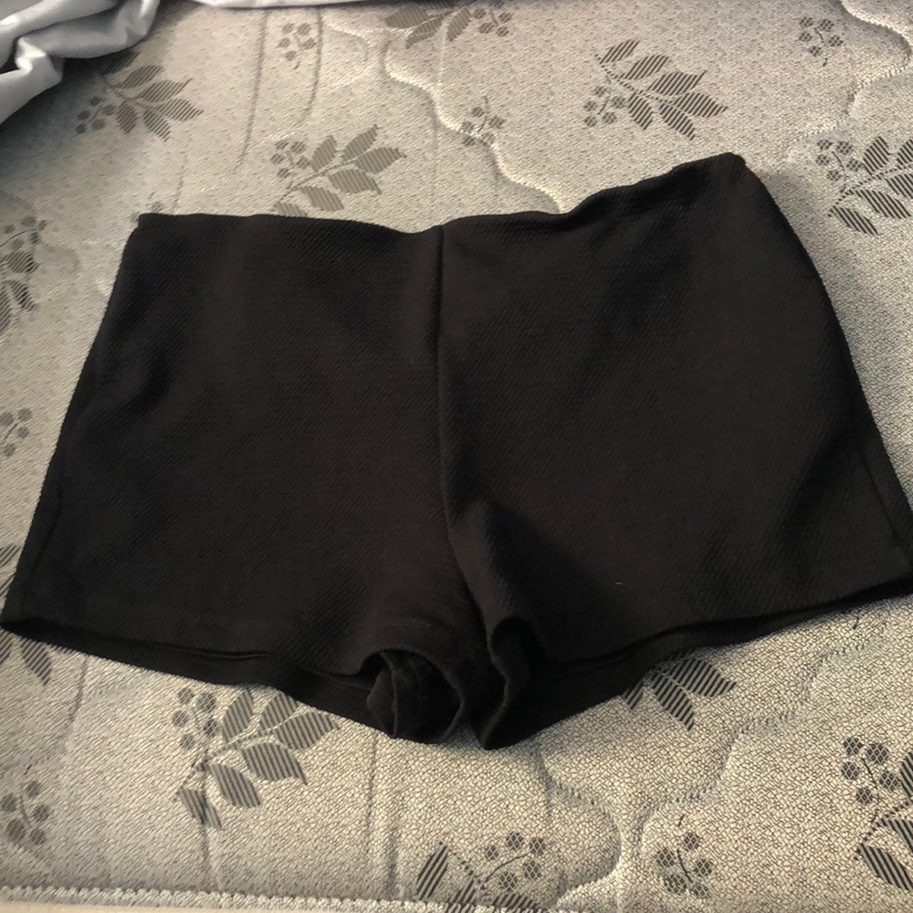 Black shorts with zipper